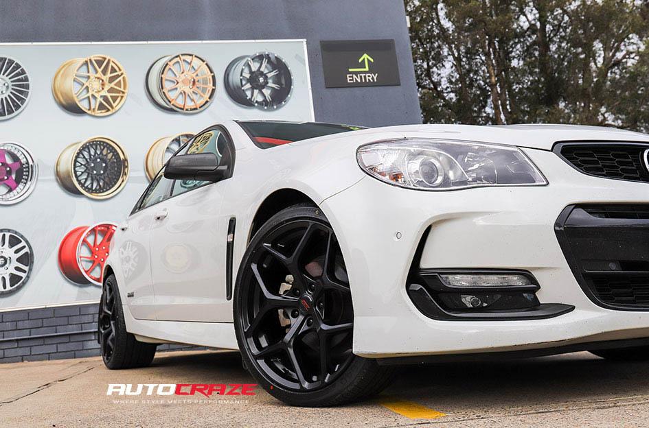 HOLDEN-COMMODORE-DOMINATE-MATTE-BLACK